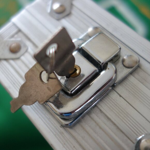 Kronenburg 1664 Metal Poker Briefcase 200 Chip Poker Set with Two Decks of Cards - Picture 10 of 11